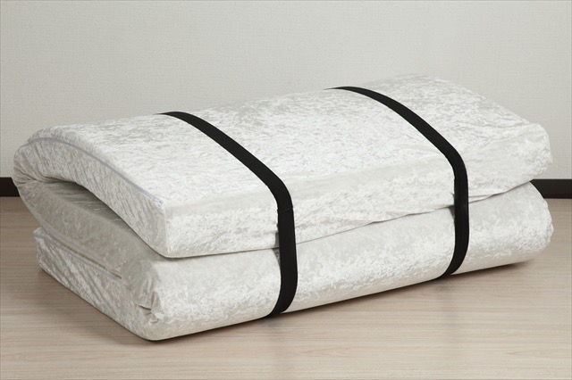 �S���o���h�ŎO�܂�ɂ��ꂽ���b�g��